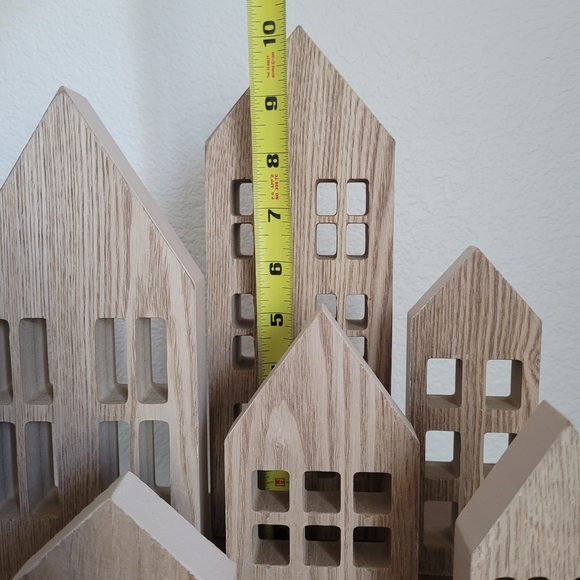 Wooden House Decor Set - Picture 3 of 3